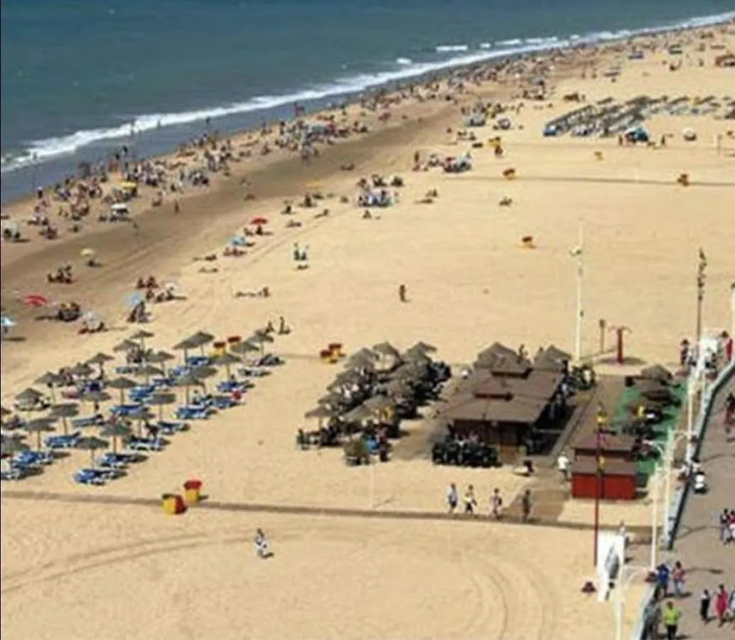 Apartamento A Pie De Playa. contacts